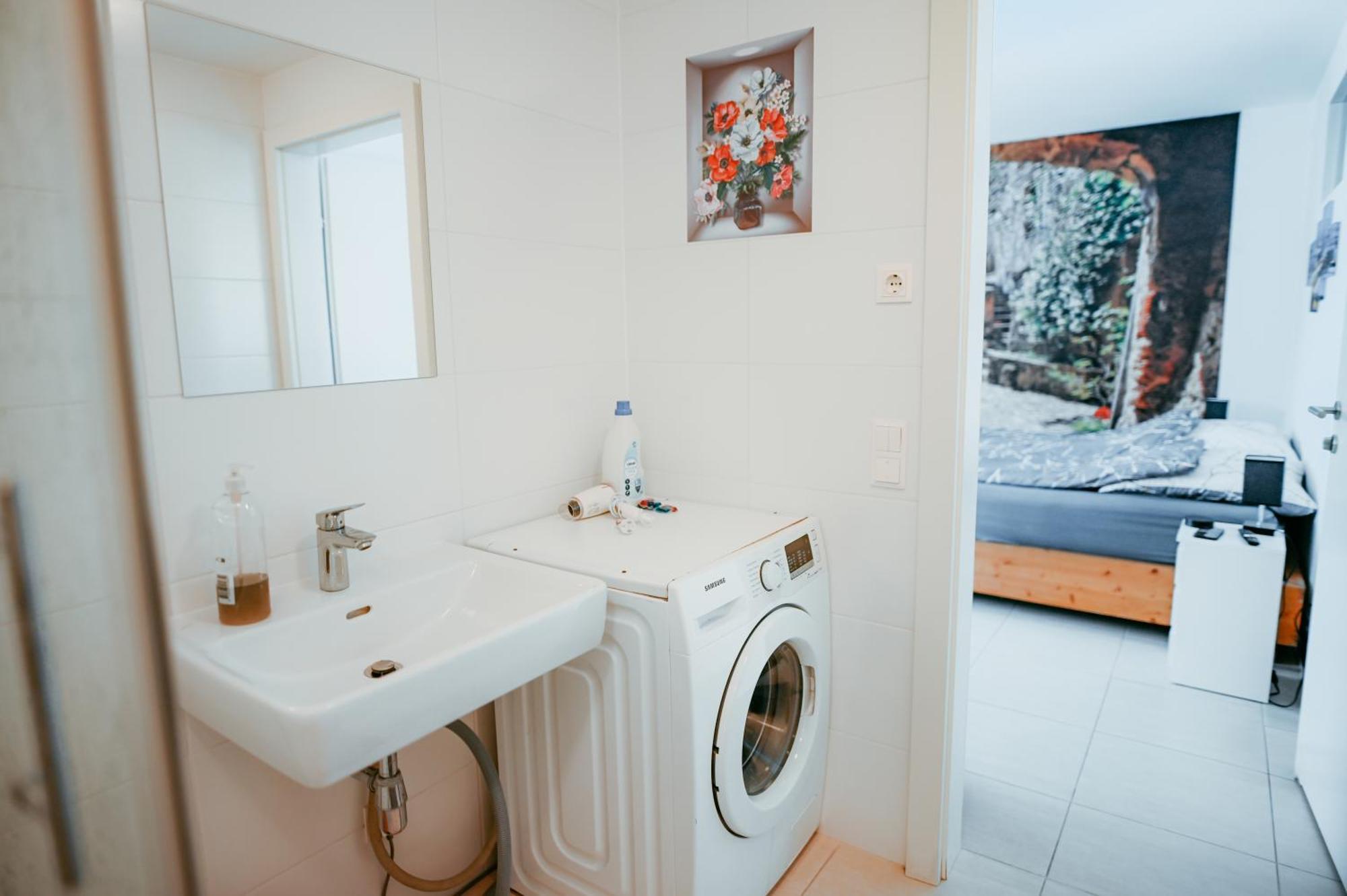 Danube Island Apartment 3 Виена Екстериор снимка