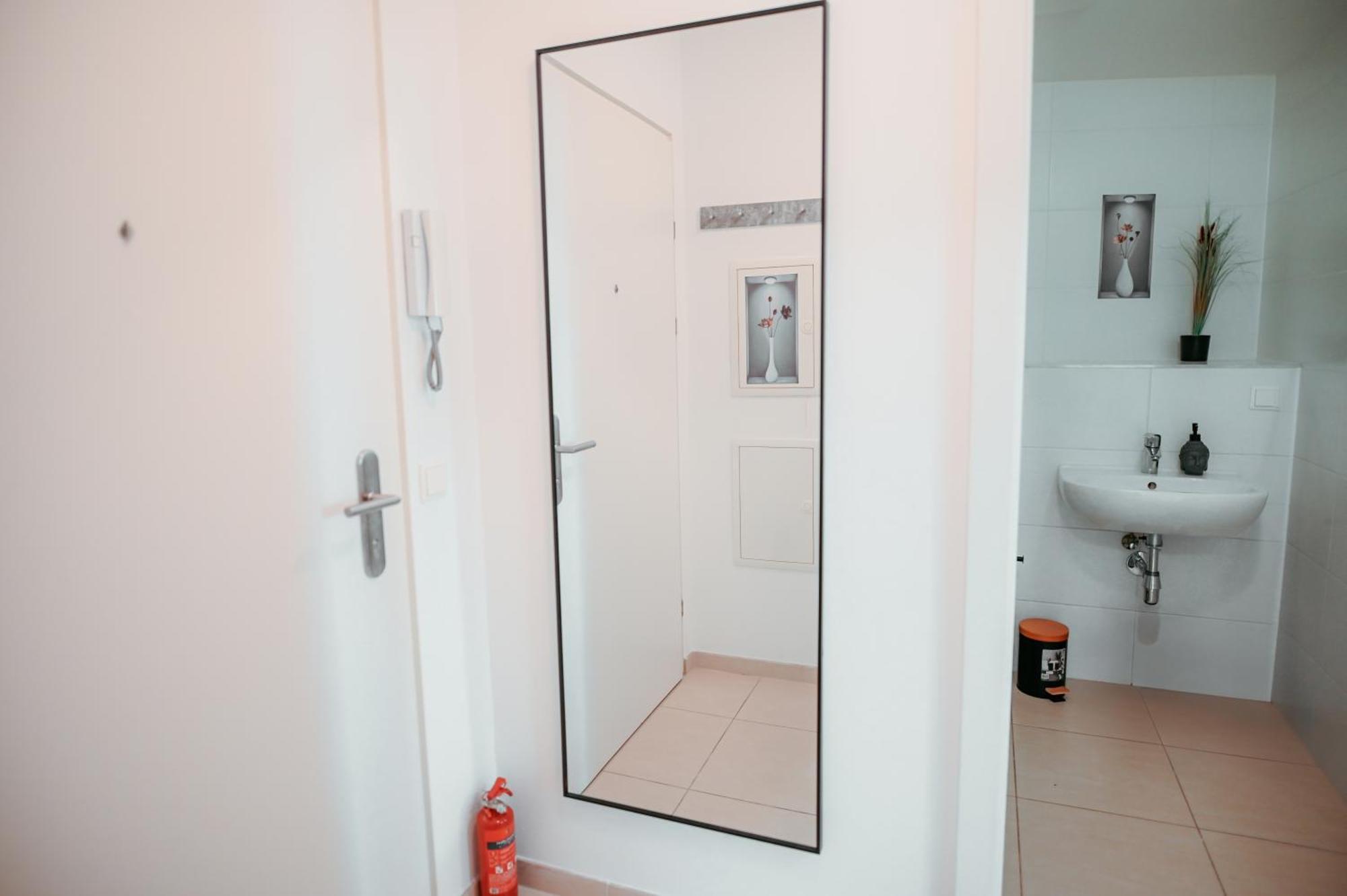 Danube Island Apartment 3 Виена Екстериор снимка