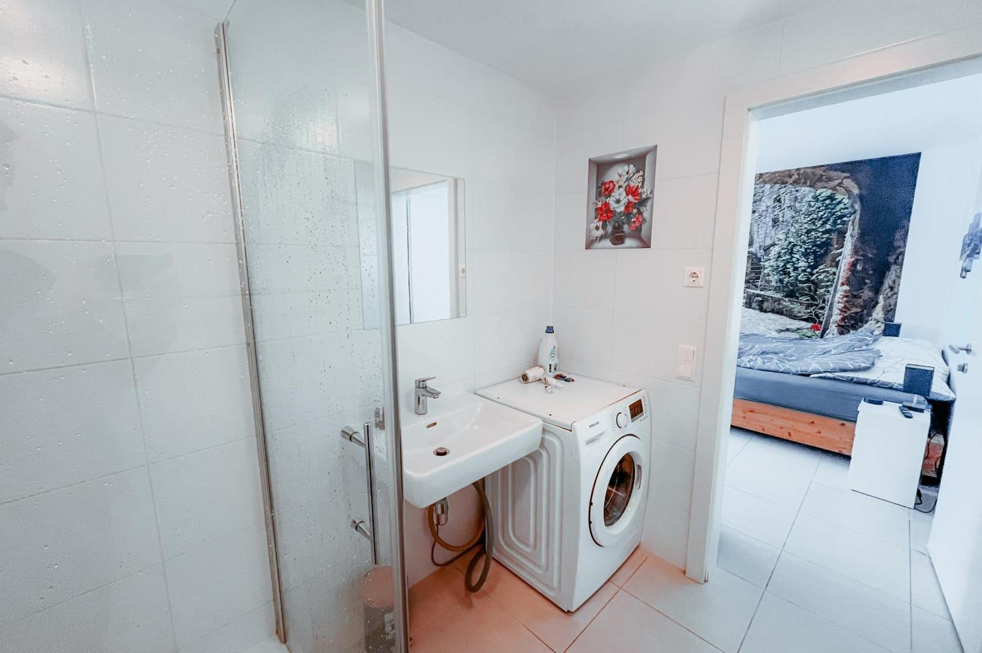 Danube Island Apartment 3 Виена Екстериор снимка